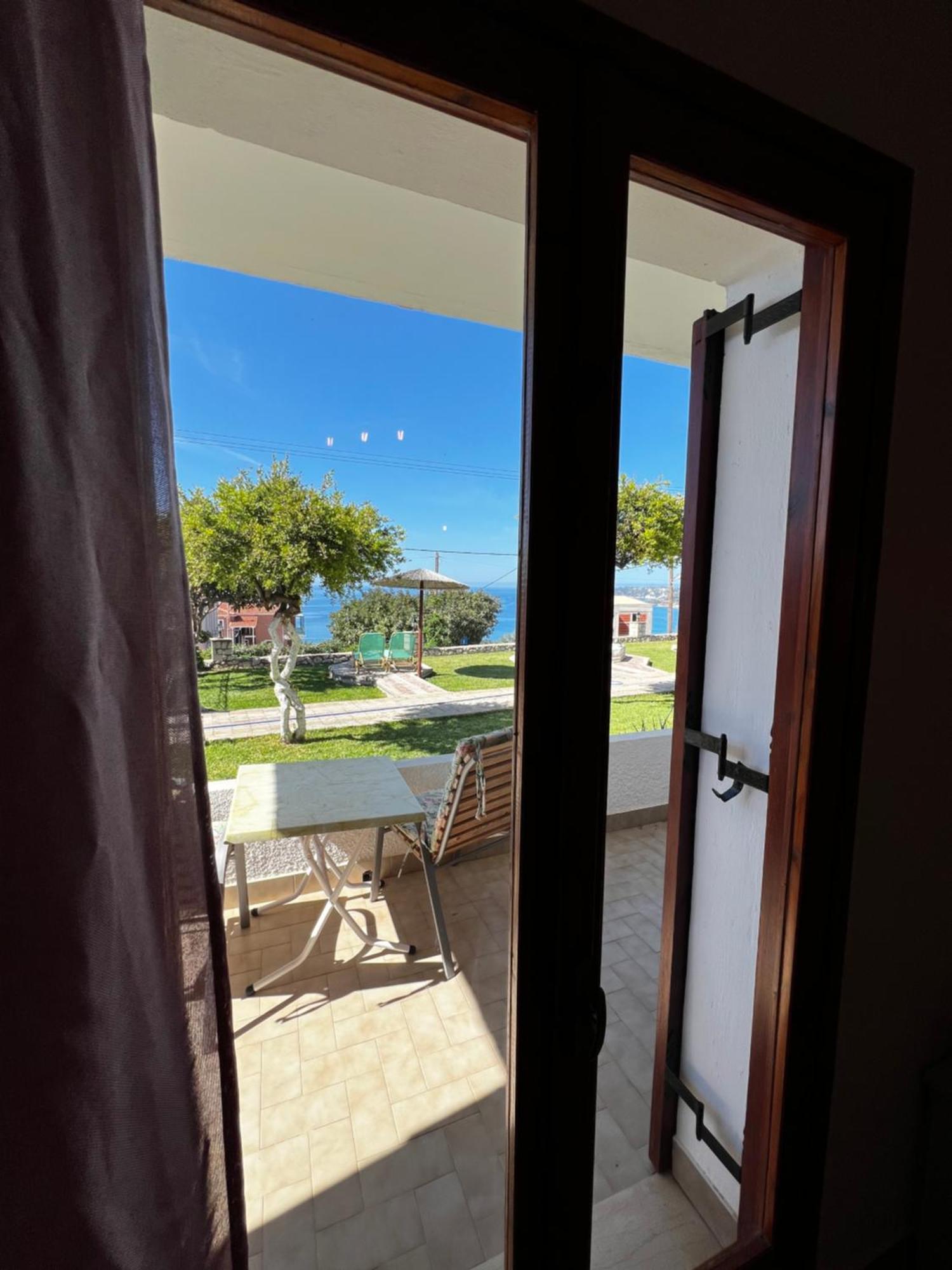 Ocean Front Studios 77 Lourdata  Bilik gambar